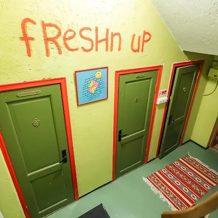 Tiglkak Hostel *