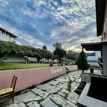 Tiglkak Hostel