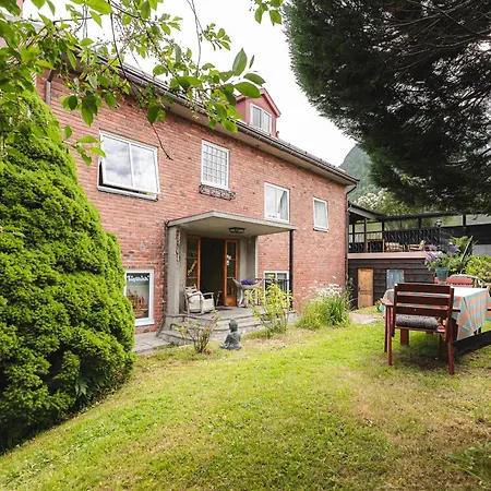 Tiglkak אכסניה *